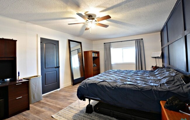 Building Photo - Beautifully Renovated 3bd/2ba home in Portales; Available 8/1/26