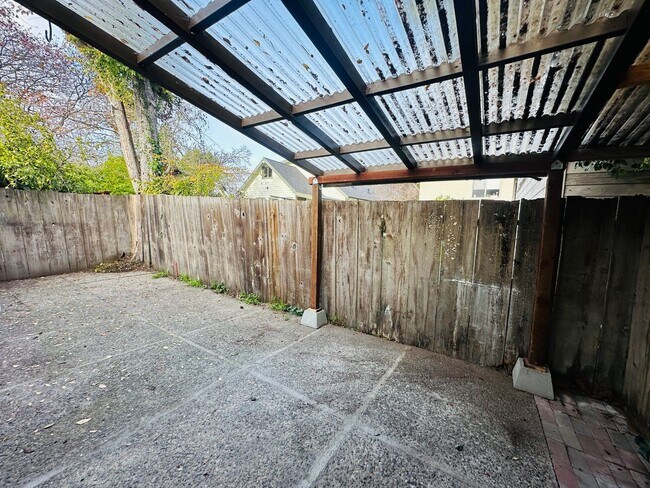 Building Photo - Chabot 4-plex