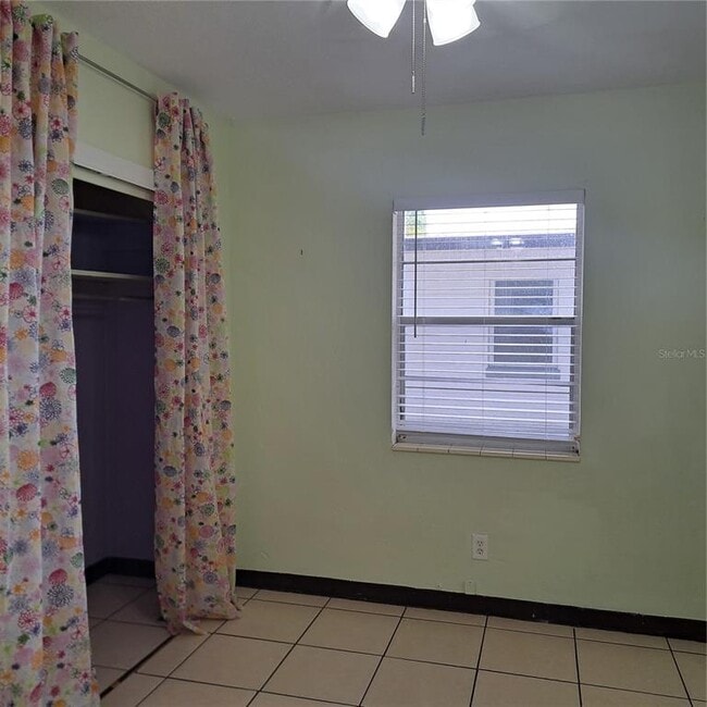 Building Photo - 627 61st Ave S