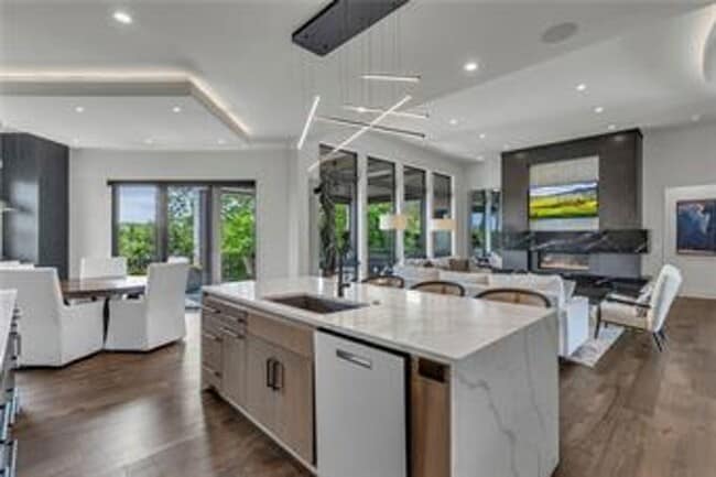 Building Photo - {5842} Luxury Rental in Forrest Ridge Esta...