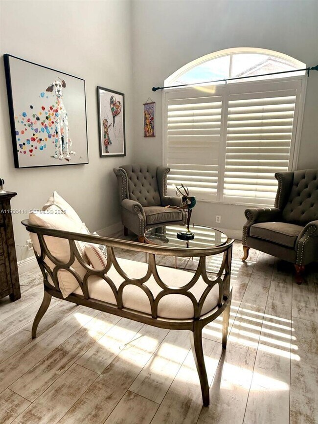 Building Photo - 3729 SW 51st St