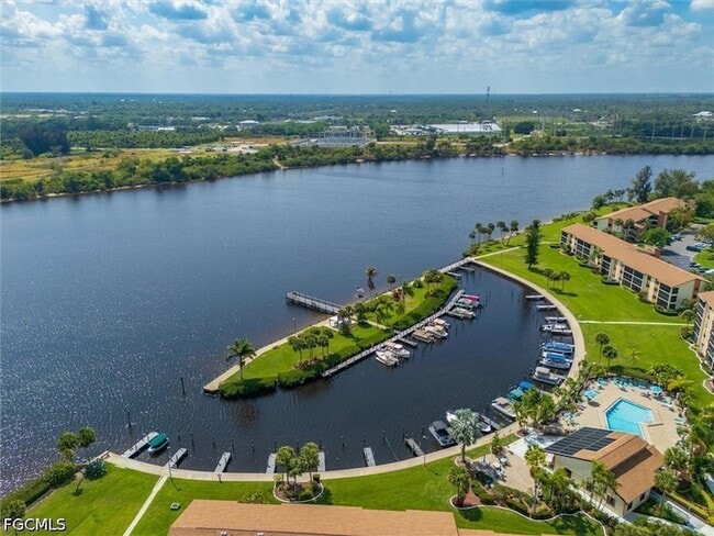 Building Photo - 16200 Bay Pointe Blvd