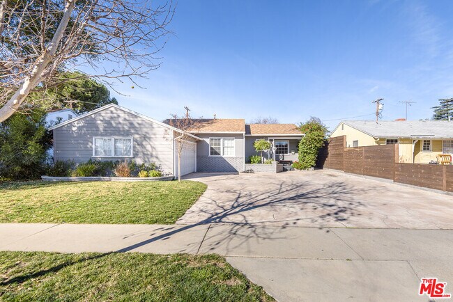 Building Photo - 13451 Friar St