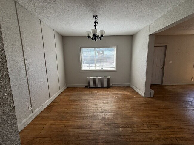 Building Photo - 821 Broadway