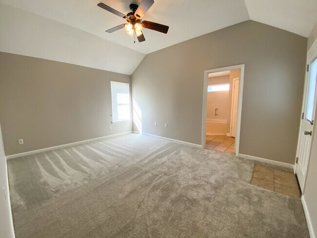 Building Photo - 3 bed, 2 bath home with wonderful curb appeal near N. Germantown Parkway.