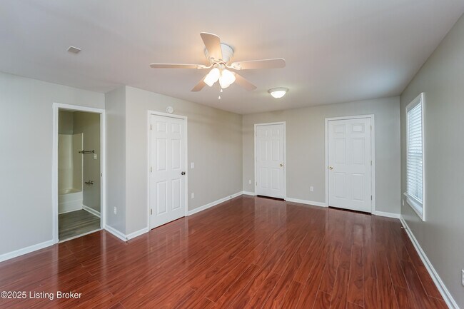 Building Photo - 3815 Hillcross Dr