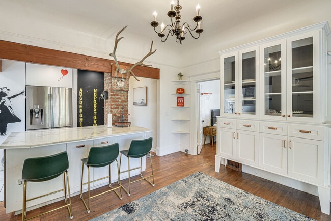 Building Photo - 520 S Almaden Ave