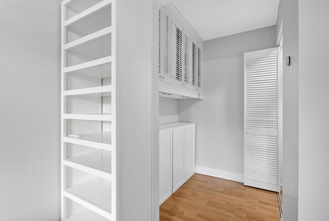 Building Photo - 272 Albion St