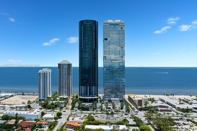 Building Photo - 18555 Collins Ave
