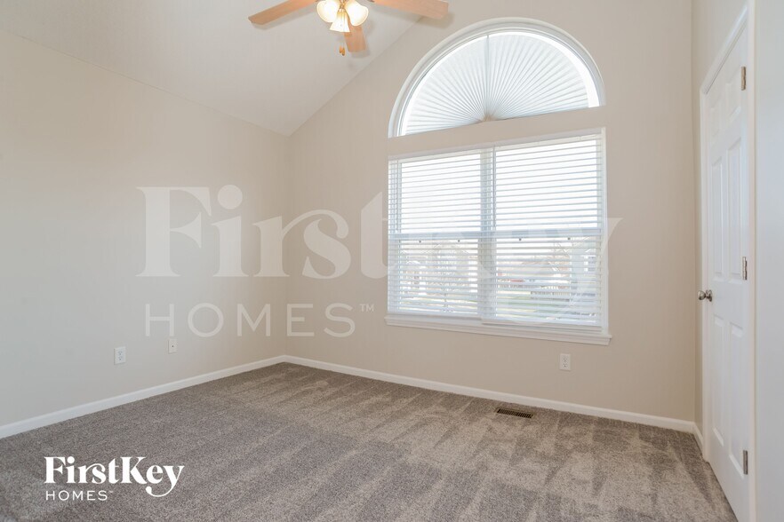 Building Photo - 728 Corrington Dr