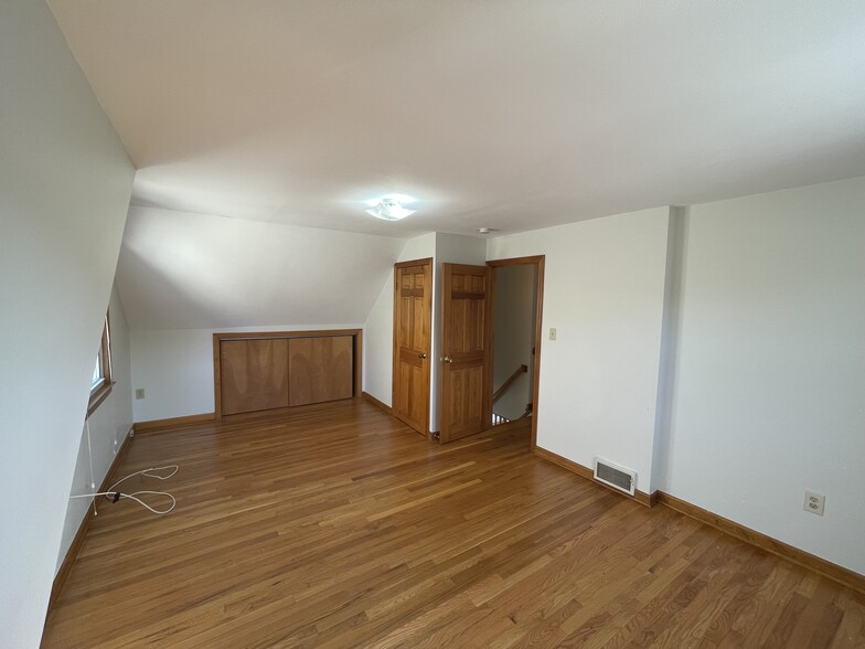 Master bedroom - 280 Washington Ave