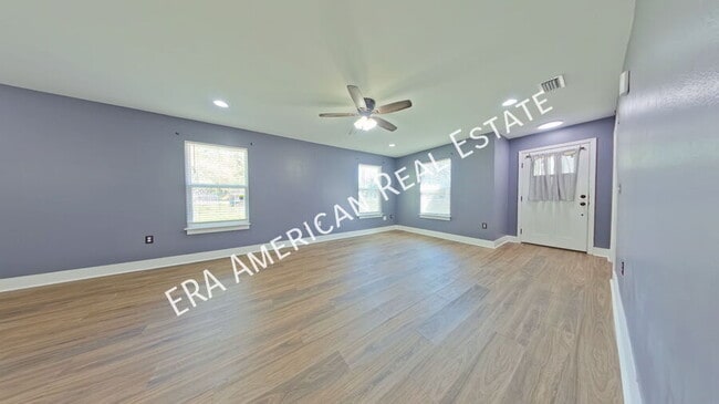 Building Photo - 816 W Walnut Ave