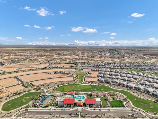 Building Photo - 30517 N Oak Dr