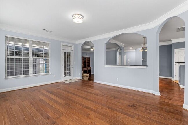 Building Photo - Luxury Living in High Point NC