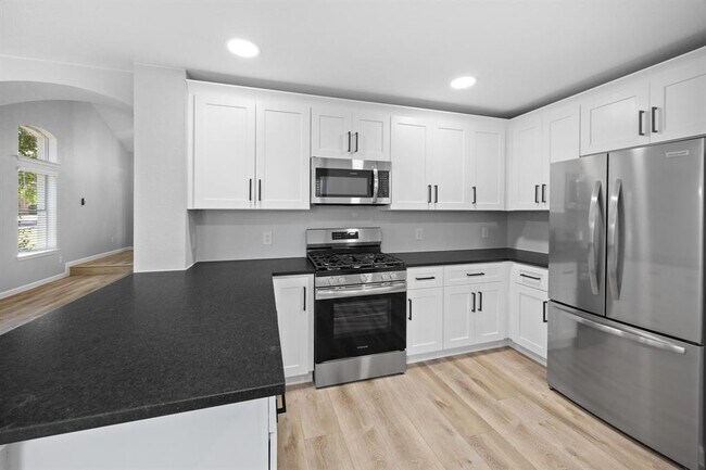 Building Photo - 1413 Catalina Dr