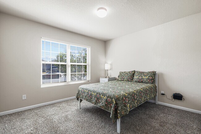 Building Photo - 7039 Diamond Vly