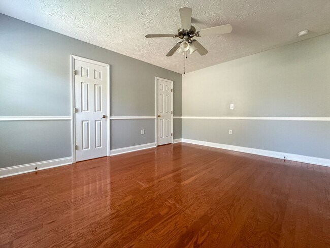 Building Photo - 584 S Buckeye Dr
