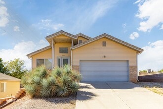 Building Photo - 3 Bedroom, 2 Bathroom Home on Truman Drive