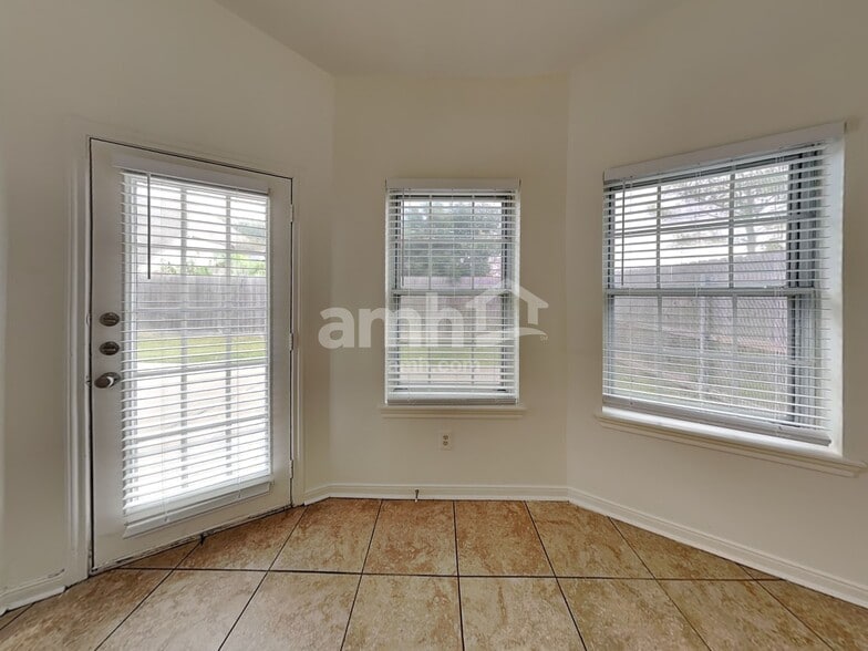 Building Photo - 1601 Oak Pl Ct