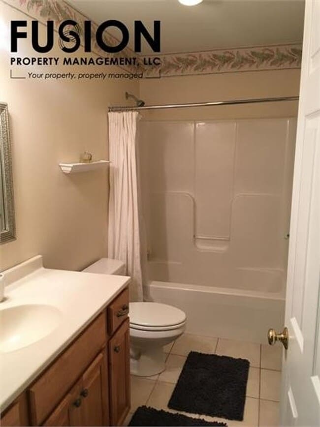Building Photo - Beautiful 3-bedroom Condo in Essex Junction with Garage!