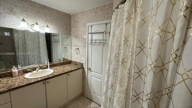 Building Photo - 15430 SW 81st Cir Ln