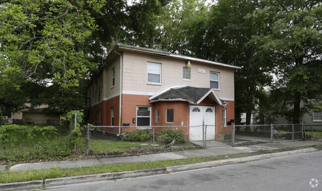 Building Photo - 1570 Mcconihe St