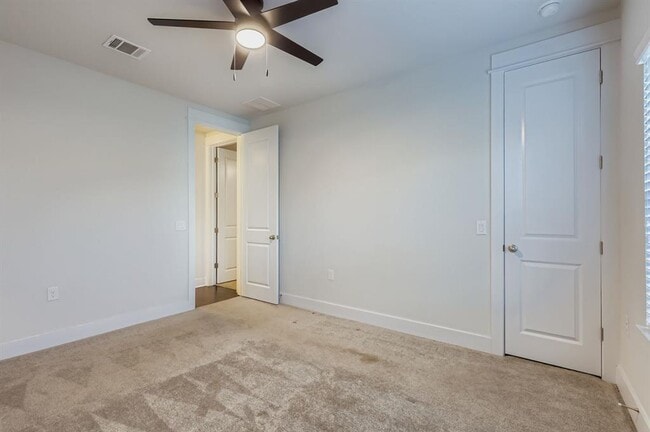 Building Photo - 12518 Red Sparrow St