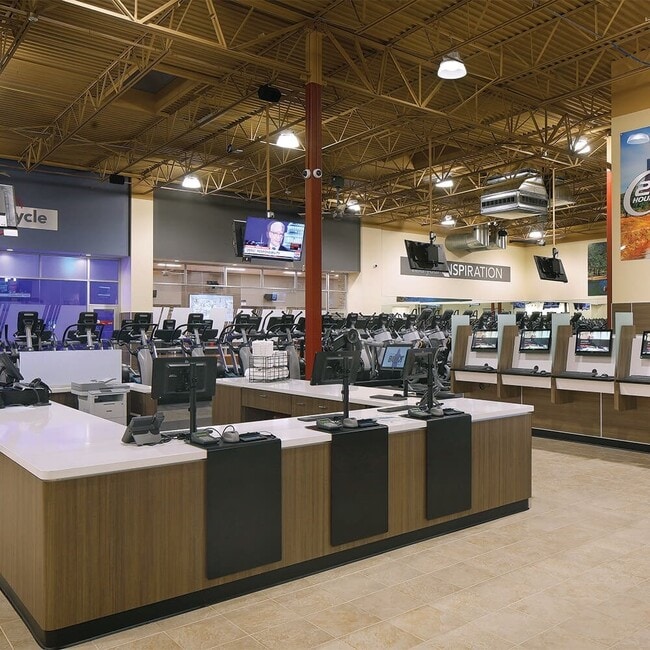 Building Photo - 1607 Willowby Dr