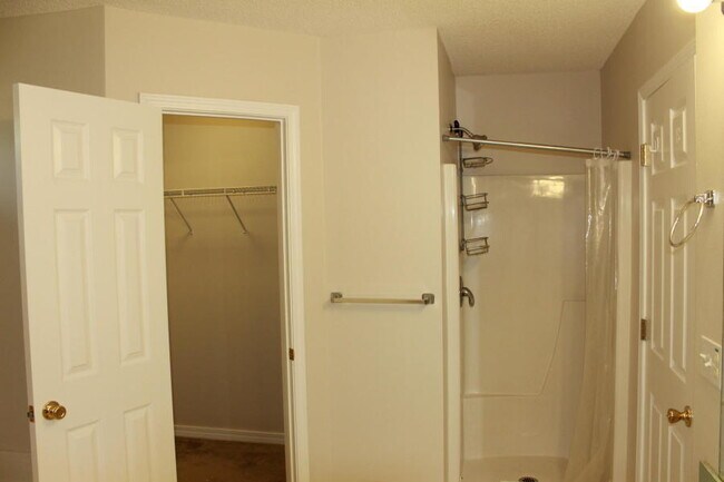 Building Photo - 1606 Trent St