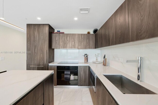 Building Photo - 3131 NE 7th Ave