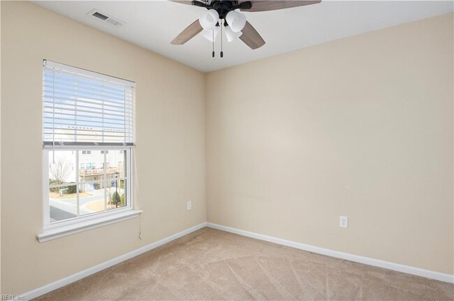 Building Photo - 4956 Almandine Ave