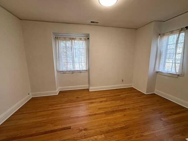 Building Photo - 21440 Lathrup St