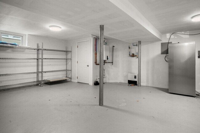 Building Photo - 574-576 Lagrange St