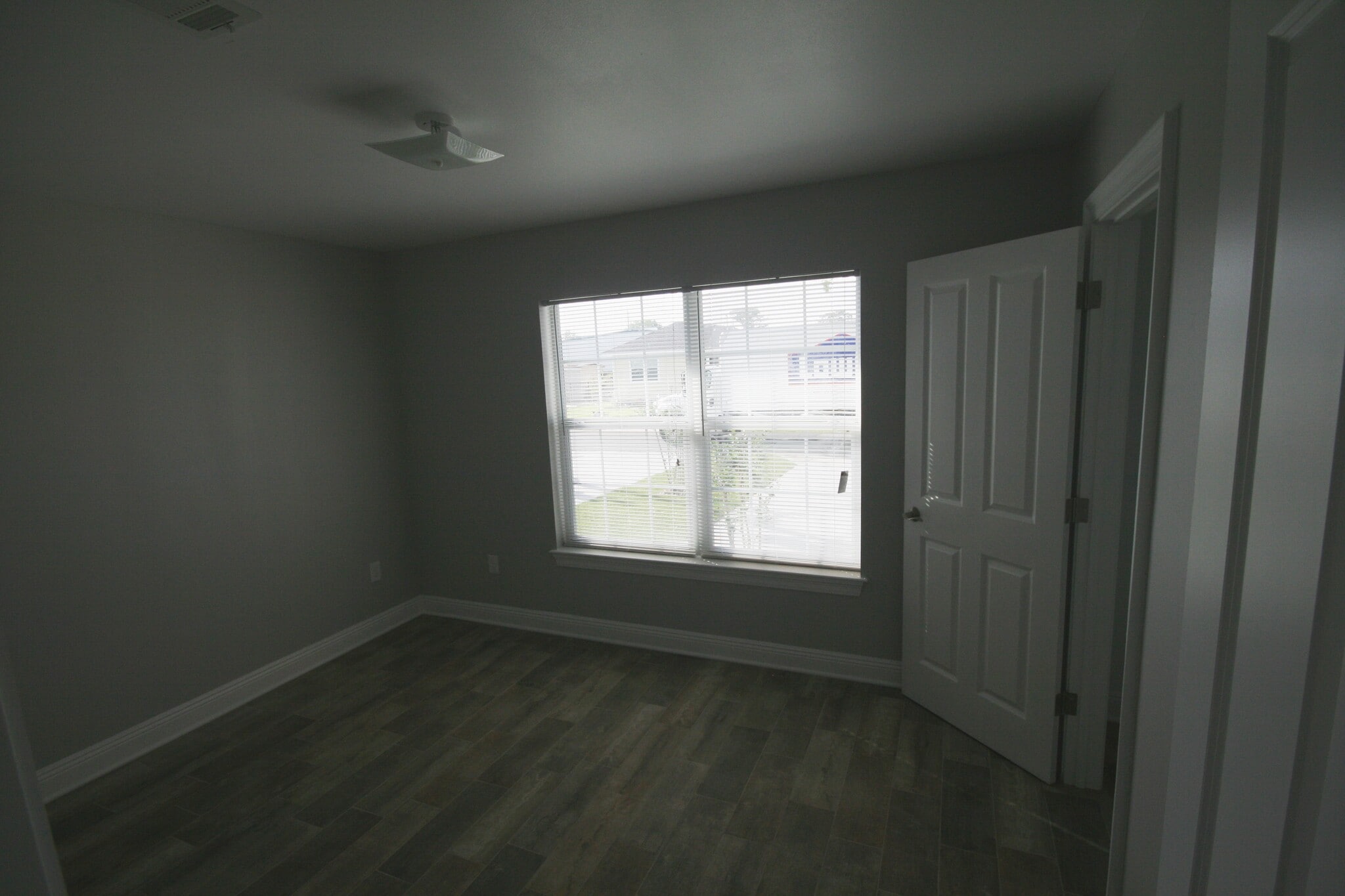 Building Photo - 722 16th St