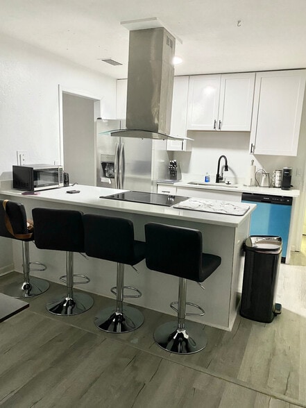 Building Photo - 2427 Ludmila Ln