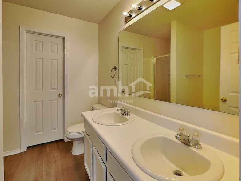 Building Photo - 4455 Westhill Pl