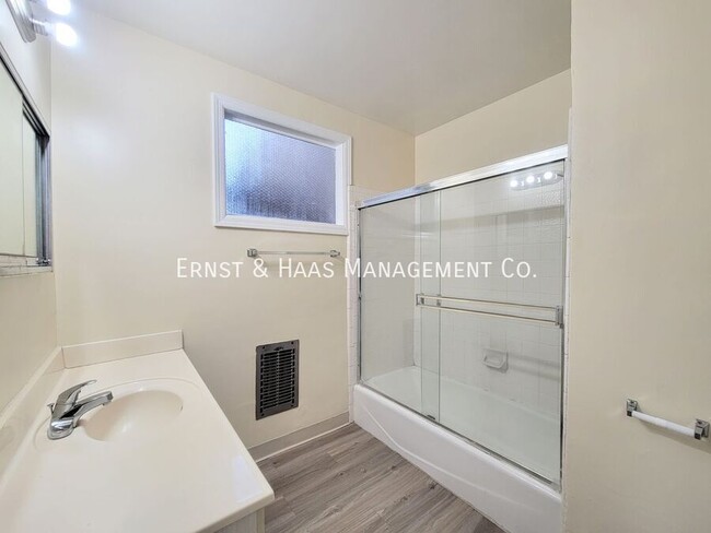 Building Photo - 21 Alamitos Ave