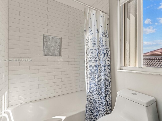 Building Photo - 1433 Presidio Dr