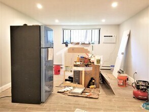 Building Photo - 28 Brentwood St