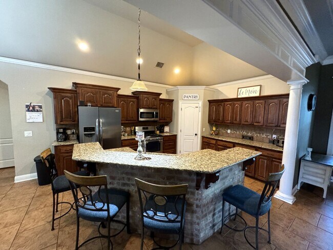 Building Photo - 304 Boulder Dr