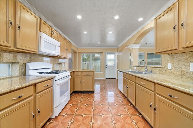 Building Photo - 8207 Aliso Canyon Ln