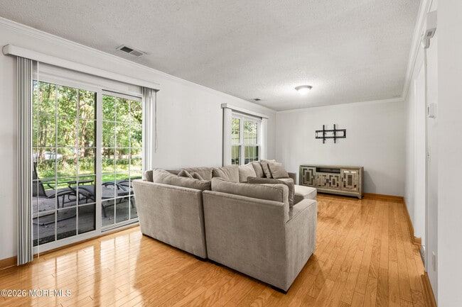 Building Photo - 39 Gimbel Pl