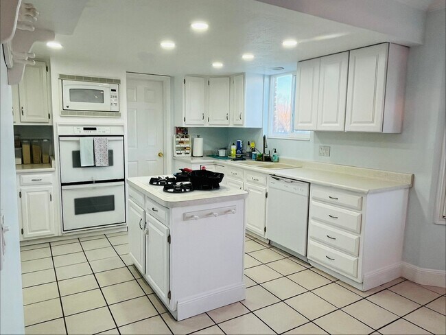 Building Photo - 3934 Bingham Creek Dr