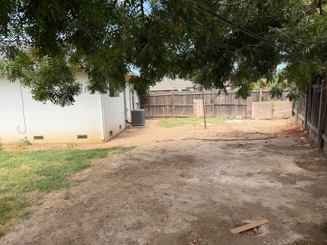 Building Photo - 2635 Moderna Ct