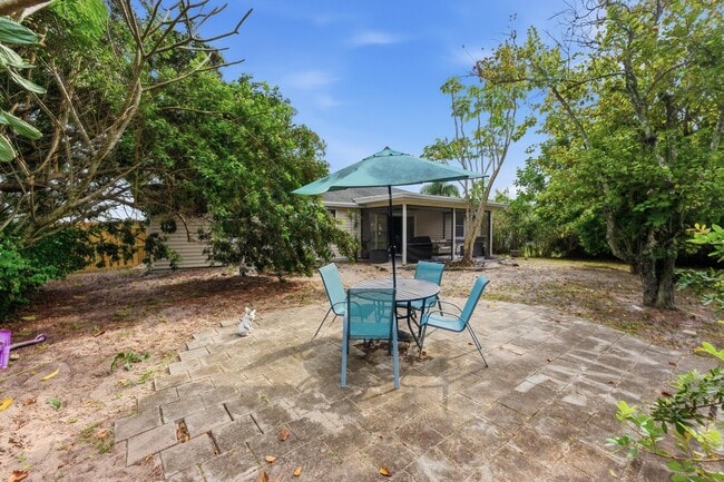 Building Photo - 1258 SW Cynthia St