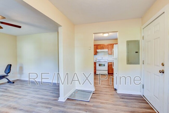 Building Photo - 409 Hunter St