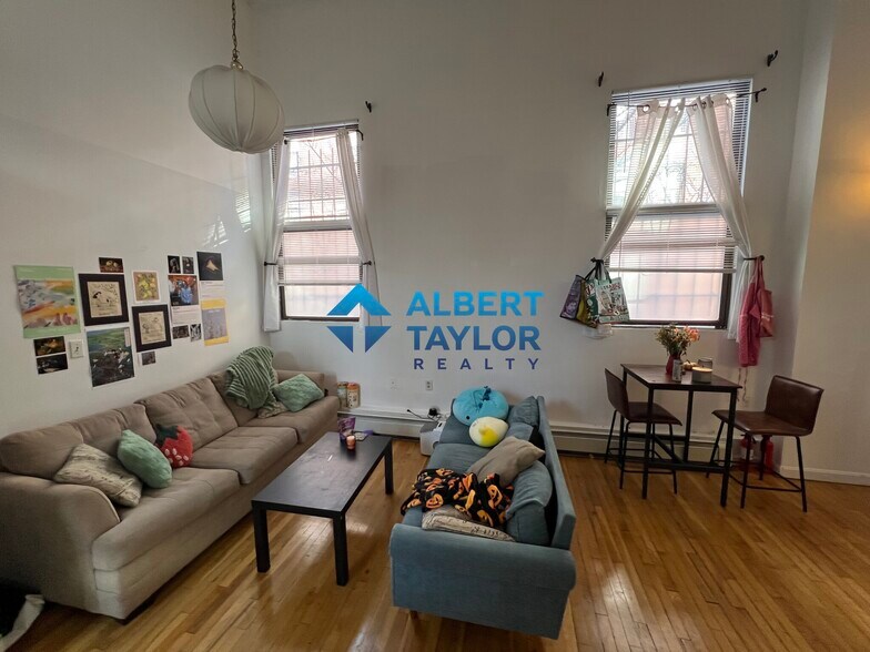 Building Photo - 176 Northampton St