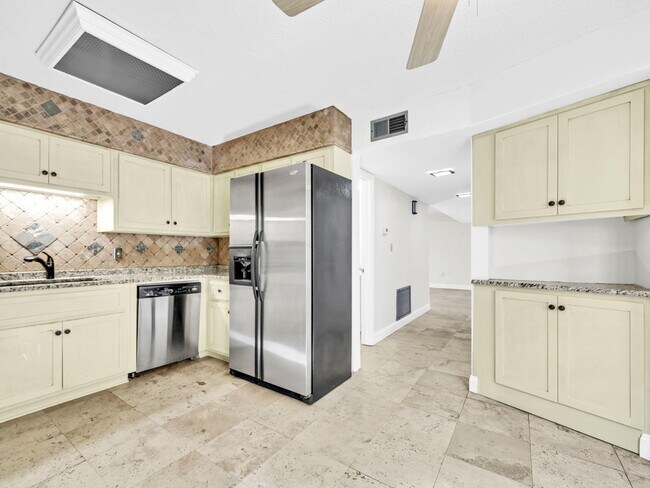 Building Photo - 258 Kidd St