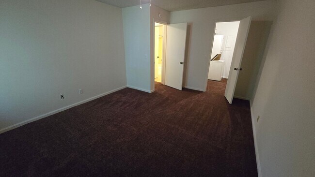 Building Photo - 109 Thornwell Ct