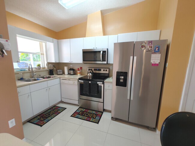 Building Photo - 894 NW 134th Pl